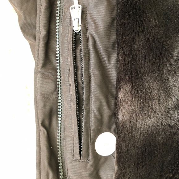 Aritzia Summit short Parka - Picture 7 of 11